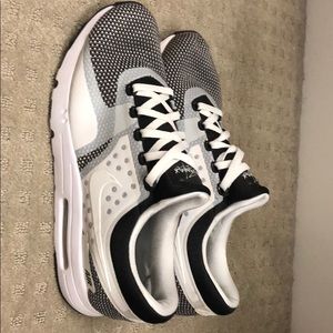 Air Max Nike Tennis Shoe